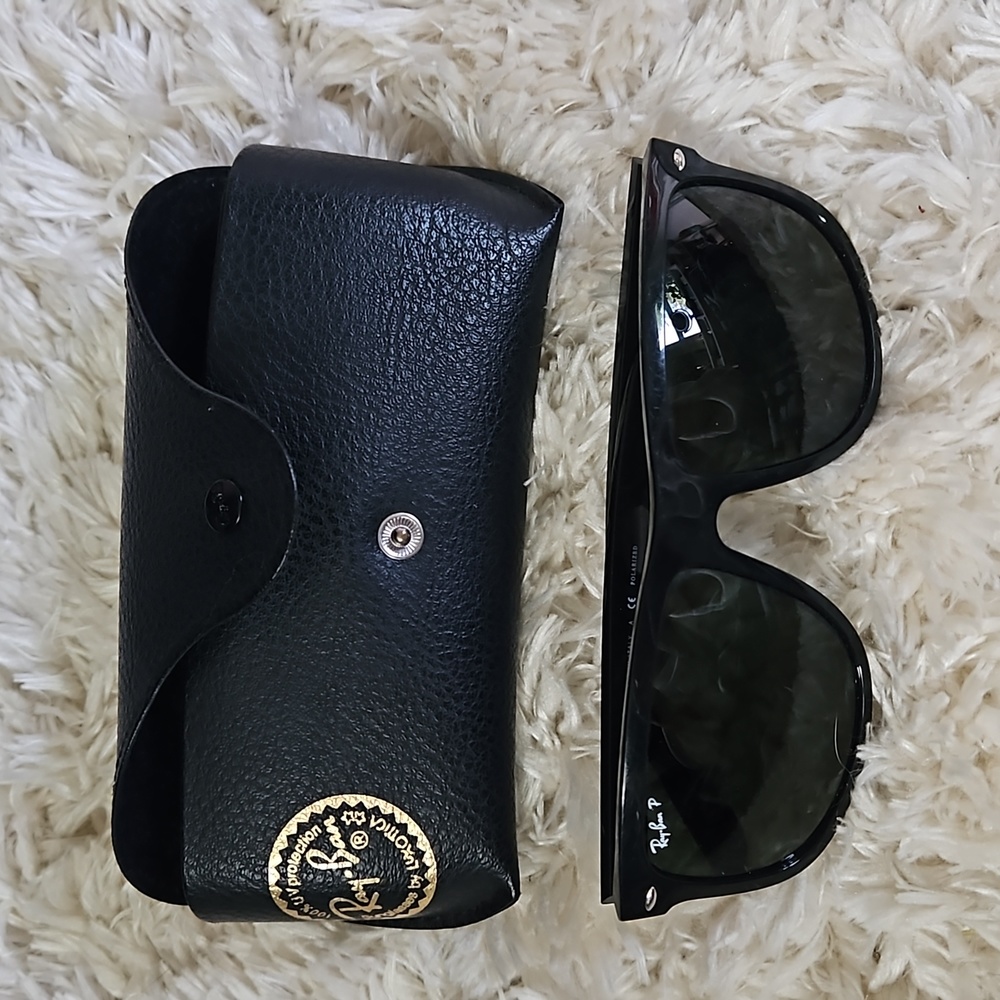 Ray-Ban Black Sunglasses with Black Case